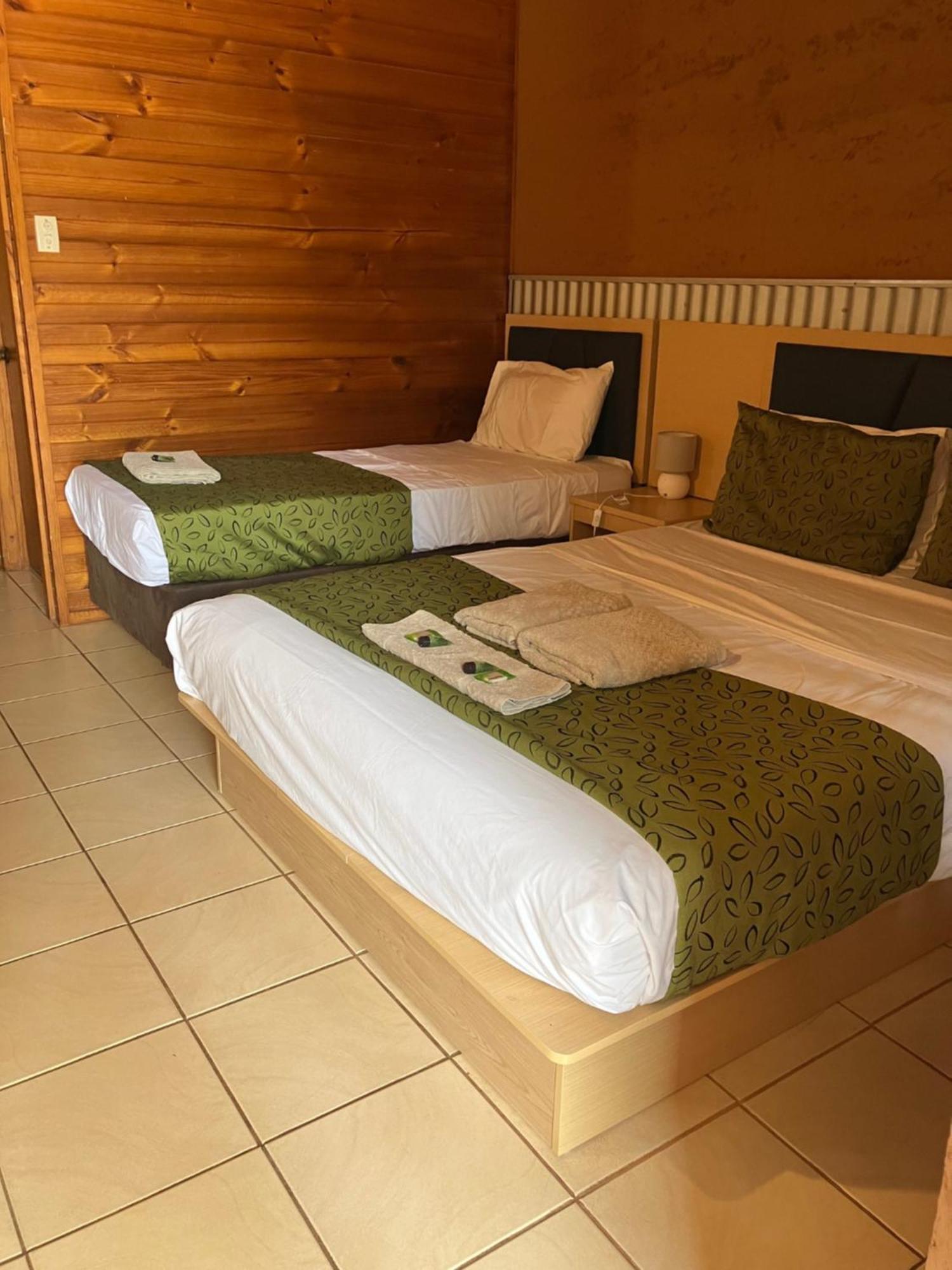 Territory Manor Motel & Caravan Park Mataranka 외부 사진