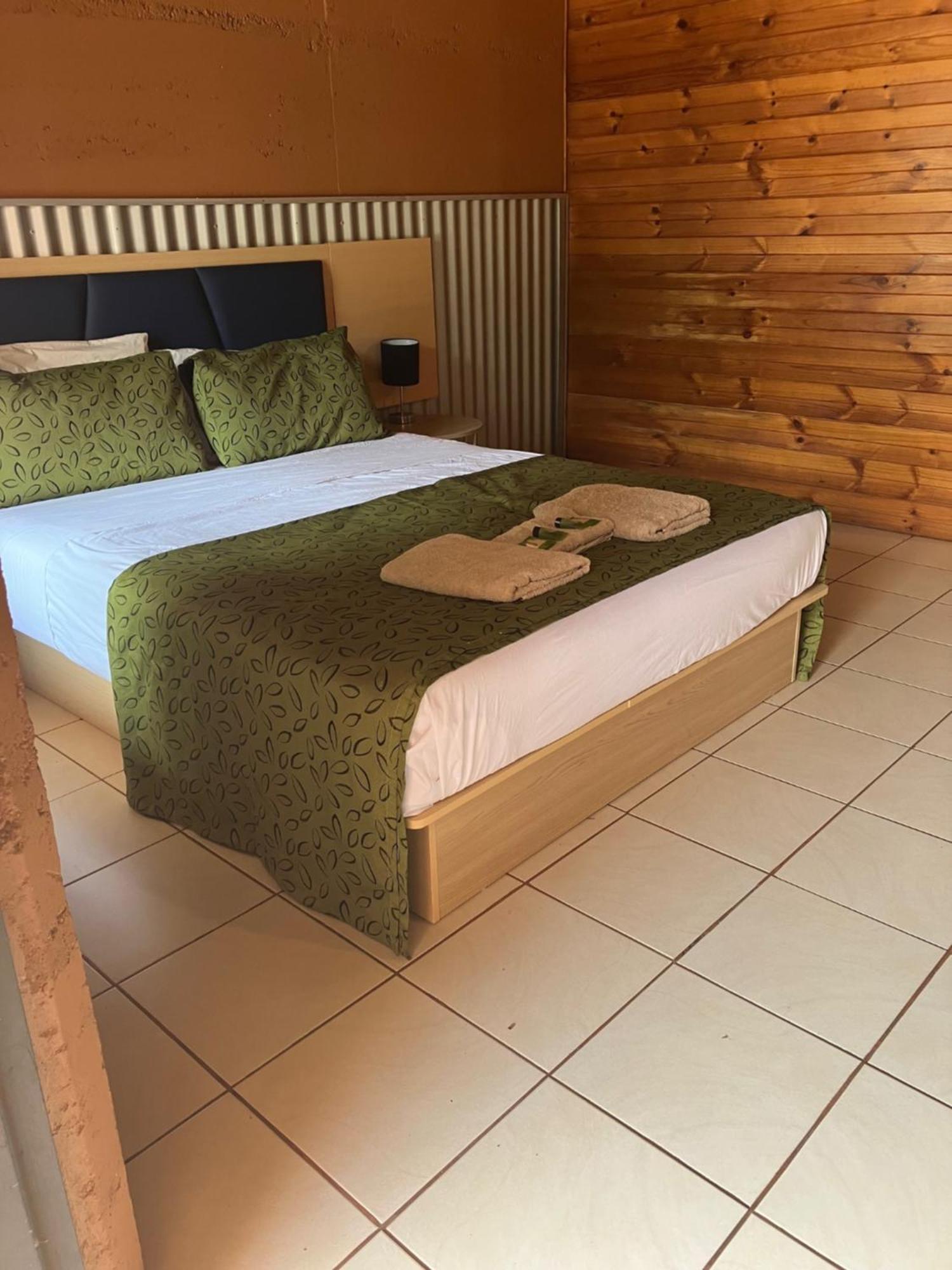 Territory Manor Motel & Caravan Park Mataranka 외부 사진
